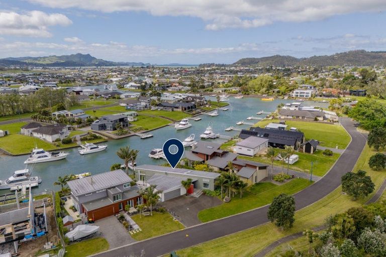 Photo of property in 18 Hei Esplanade, Whitianga, 3510