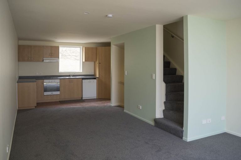 Photo of property in Pirie Street Townhouses, 28/35 Pirie Street, Mount Victoria, Wellington, 6011