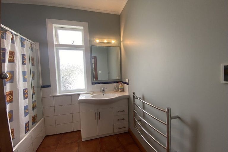 Photo of property in 32 Rodrigo Road, Kilbirnie, Wellington, 6022