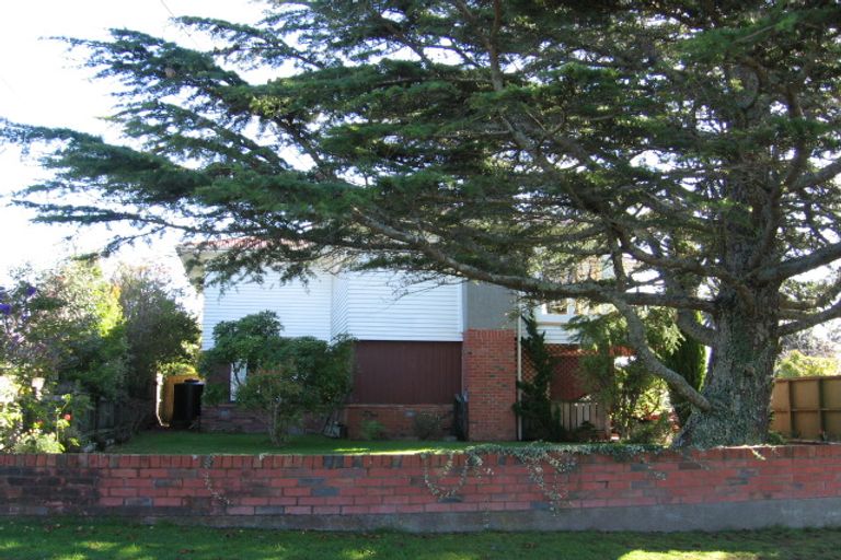 Photo of property in 96 Roberts Road, Te Atatu South, Auckland, 0610