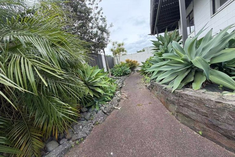 Photo of property in 121 Redoubt Road, Goodwood Heights, Auckland, 2105