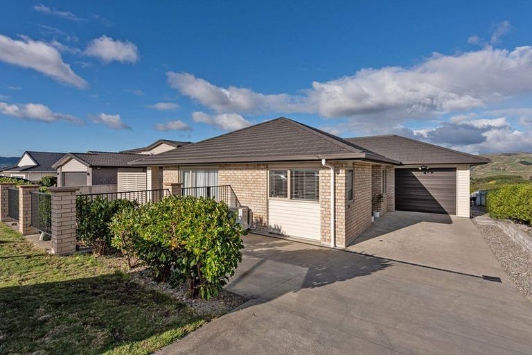 Photo of property in 122 Endeavour Drive, Whitby, Porirua, 5024