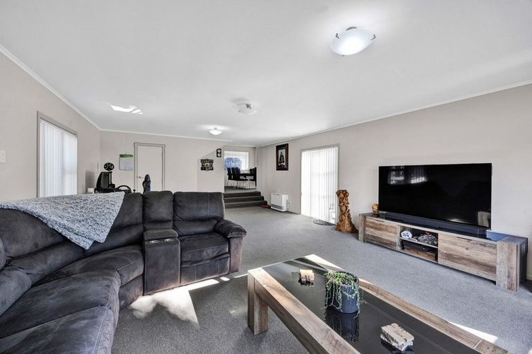 Photo of property in 16 Reid Avenue, Hawera, 4610