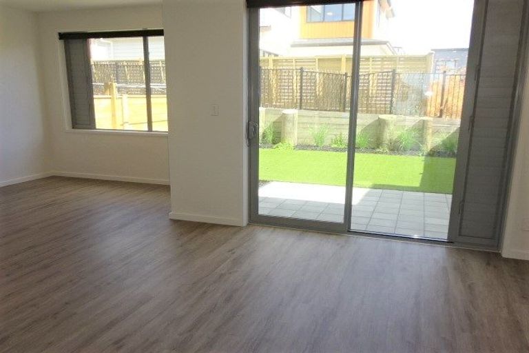 Photo of property in 1 Gunn Way, Hobsonville, Auckland, 0616