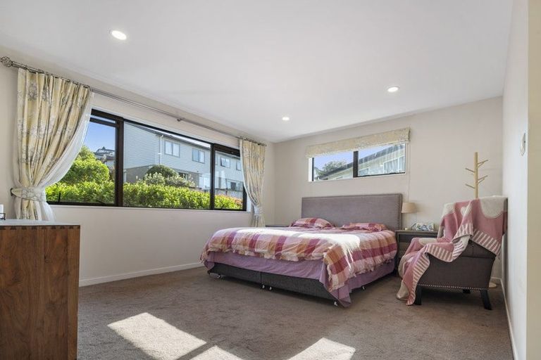 Photo of property in 4a Hilton Close, Fairview Heights, Auckland, 0632