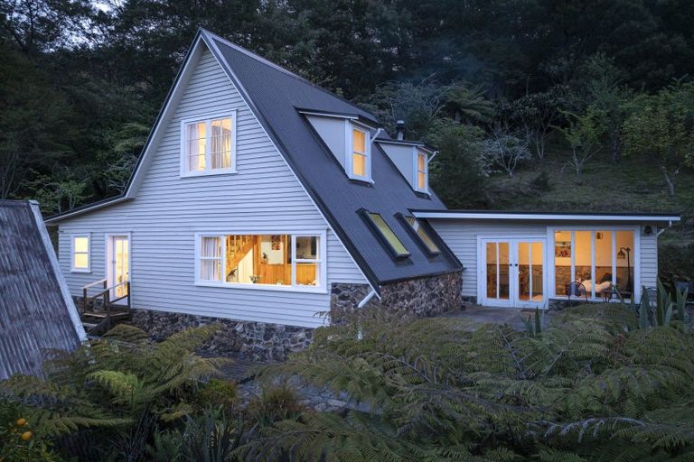 Photo of property in 5 Main Road, Havelock, 7100