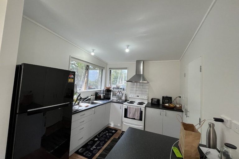 Photo of property in 8 Oreil Avenue, West Harbour, Auckland, 0618