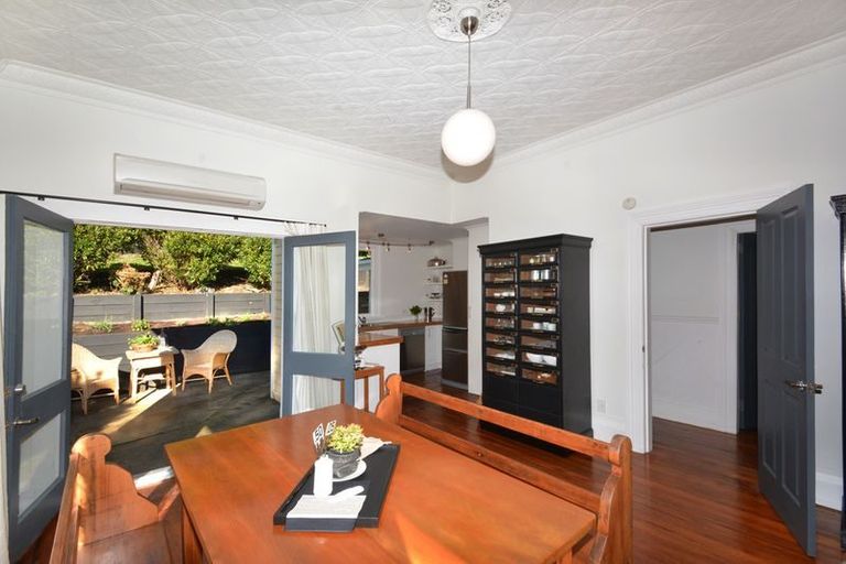 Photo of property in 112 Cliffs Road, Saint Clair, Dunedin, 9012