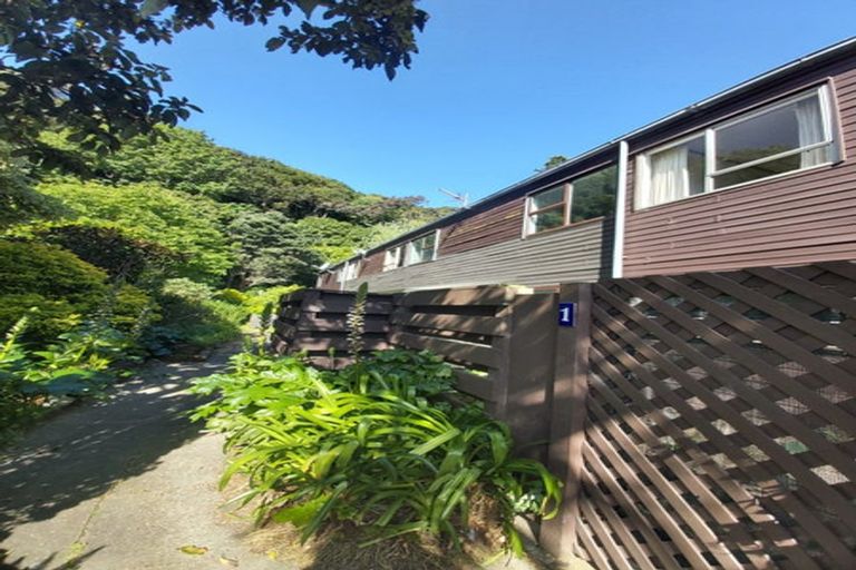 Photo of property in 2/249 Muritai Road, Eastbourne, Lower Hutt, 5013