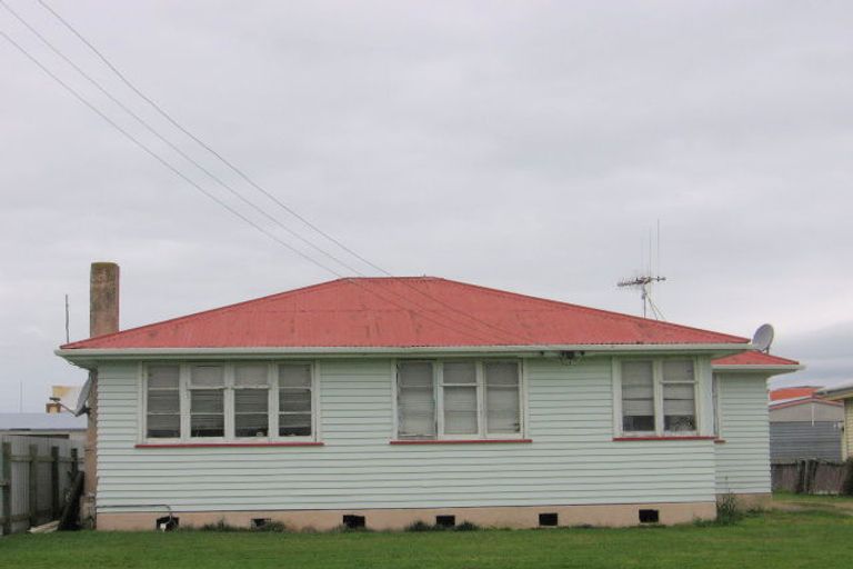 Photo of property in 10 Harbour Street, Foxton, 4814