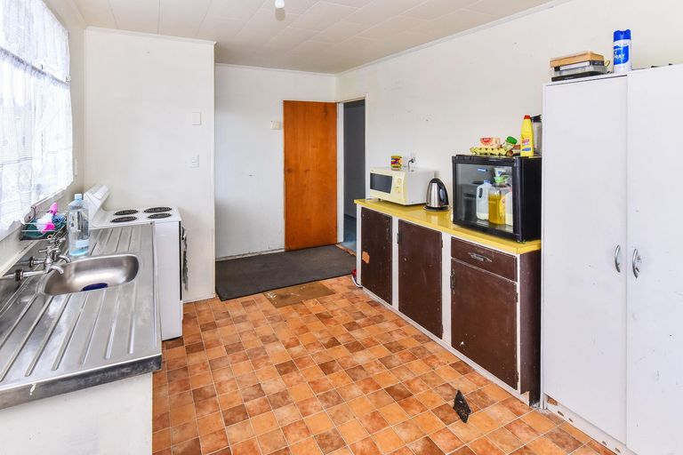 Photo of property in 14 Serrano Place, Clover Park, Auckland, 2023