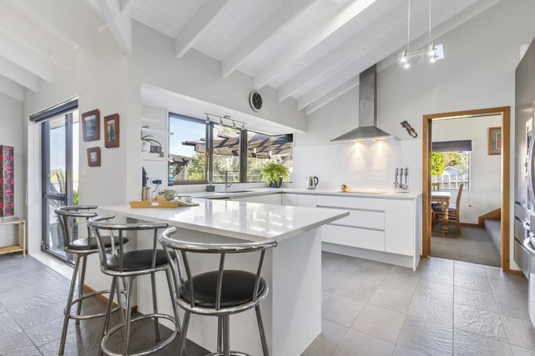 Photo of property in 33 Channing Crescent, Botany Downs, Auckland, 2010