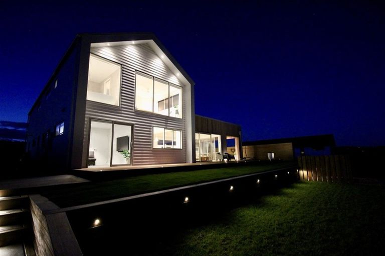 Photo of property in 16 Ngaroma Crescent, Whitianga, 3510