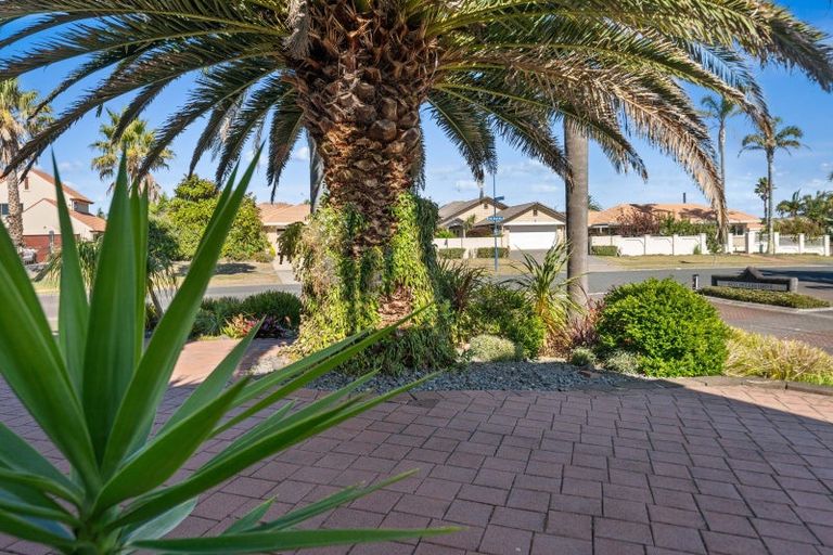 Photo of property in 2 Seychelles Drive, Papamoa Beach, Papamoa, 3118