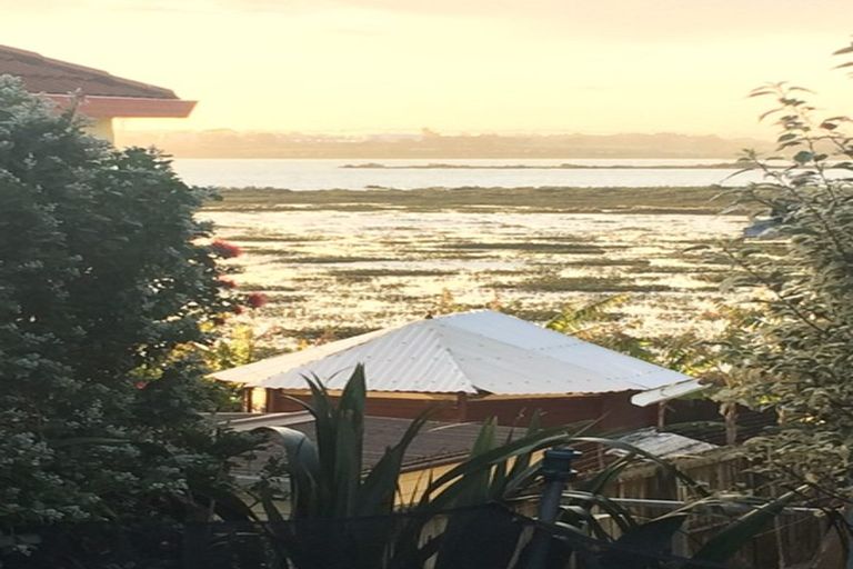 Photo of property in 1/97 Beresford Street, Bayswater, Auckland, 0622