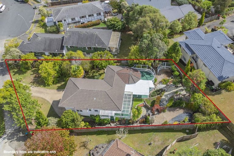 Photo of property in 17 Louise Place, Browns Bay, Auckland, 0630