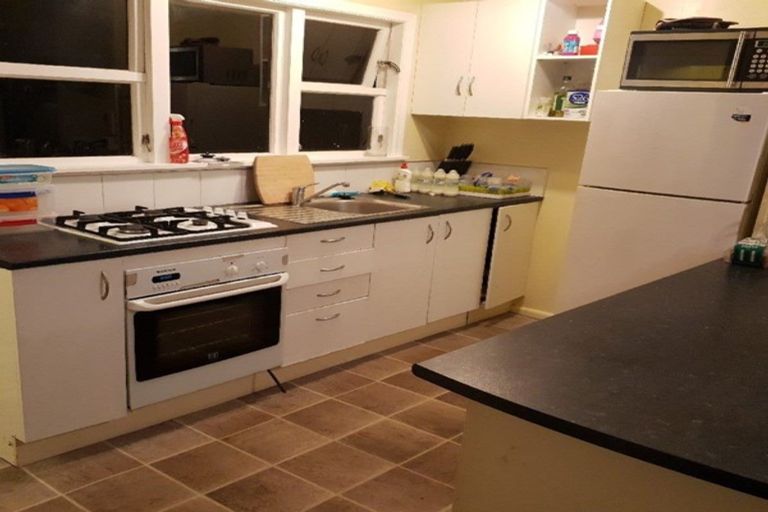 Photo of property in 27 Bellringer Crescent, Newlands, Wellington, 6037