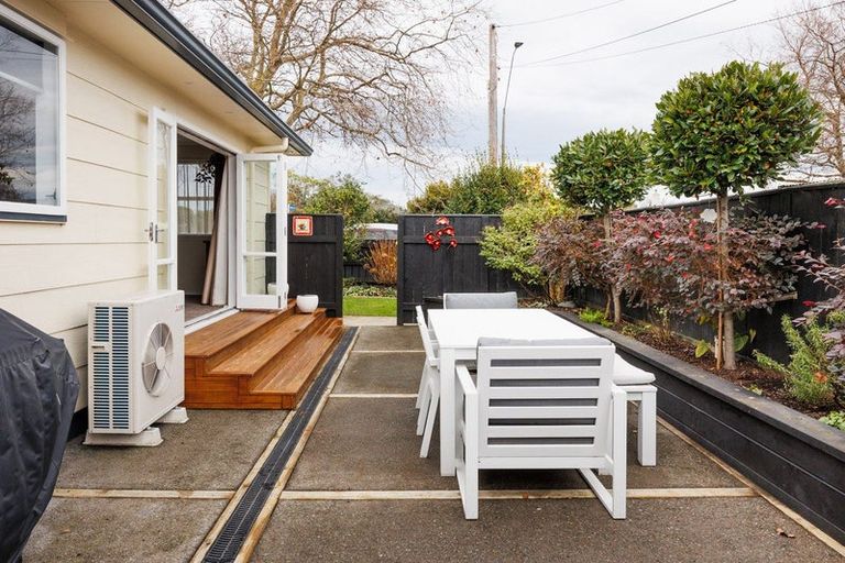 Photo of property in 644 Featherston Street, Roslyn, Palmerston North, 4414