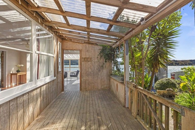 Photo of property in 77 Wallis Street, Raglan, 3225