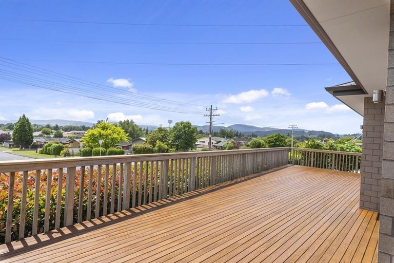 Photo of property in 1b Great West Road, Matipo Heights, Rotorua, 3015