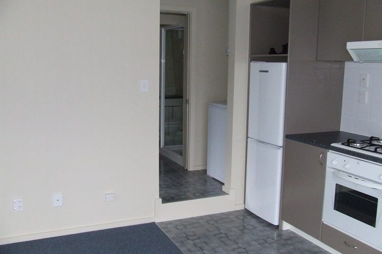 Photo of property in 72 Maupuia Road, Maupuia, Wellington, 6022