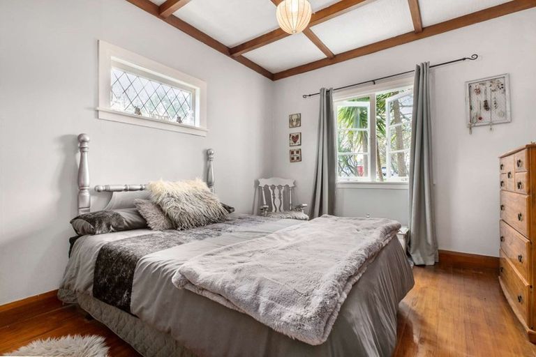 Photo of property in 6 Racecourse Road, Waiuku, 2123