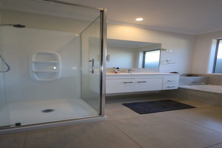 Photo of property in 16 Te Kio Crescent, Papamoa Beach, Papamoa, 3118