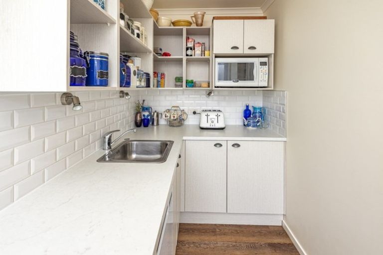 Photo of property in 6 Attrill Place, Tawhero, Whanganui, 4501