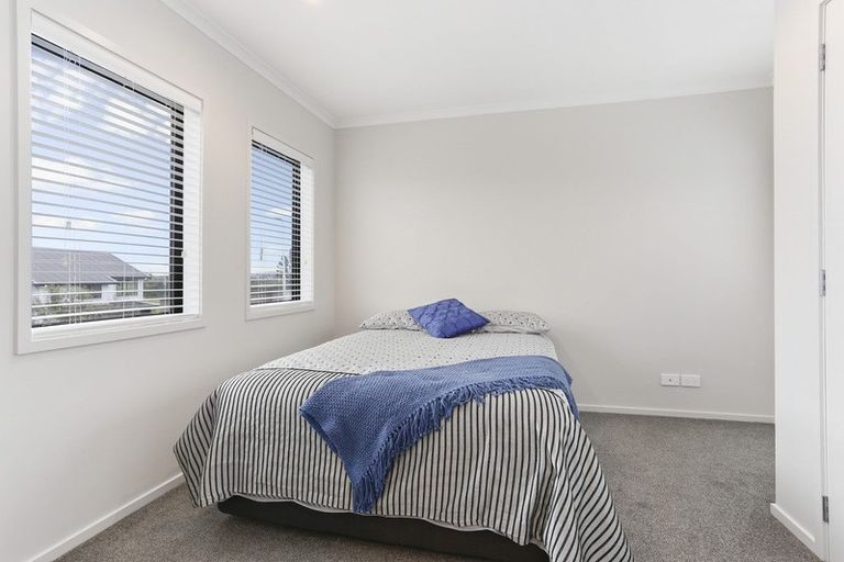 Photo of property in 19 Waiarohia Place, Hobsonville, Auckland, 0616