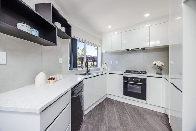 Photo of property in 15 Advocate Place, Randwick Park, Auckland, 2105