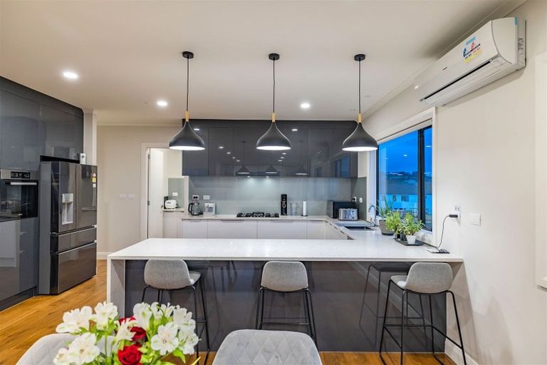 Photo of property in 14 Windlass Street, Long Bay, Auckland, 0630