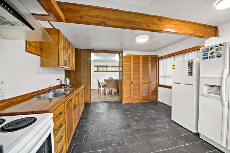 Photo of property in 91 Barrys Road, Glendene, Auckland, 0602