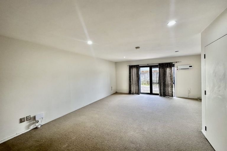 Photo of property in 5q Dryden Place, Mount Wellington, Auckland, 1051