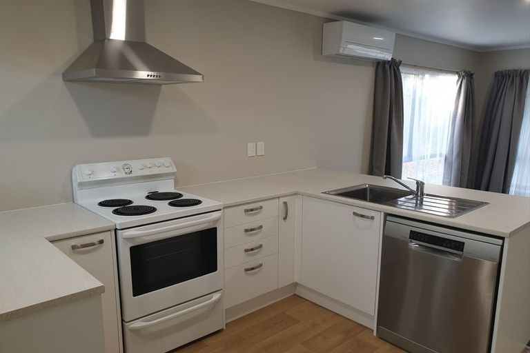 Photo of property in 51 Chatsworth Crescent, Pakuranga Heights, Auckland, 2010