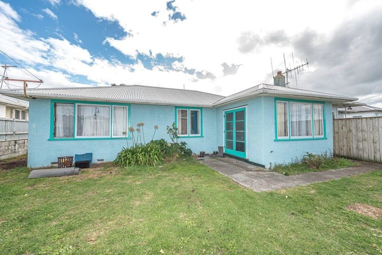 Photo of property in 5 Raupo Street, Castlecliff, Whanganui, 4501