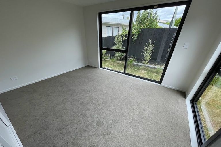 Photo of property in 8/101 Hobsonville Road, West Harbour, Auckland, 0618