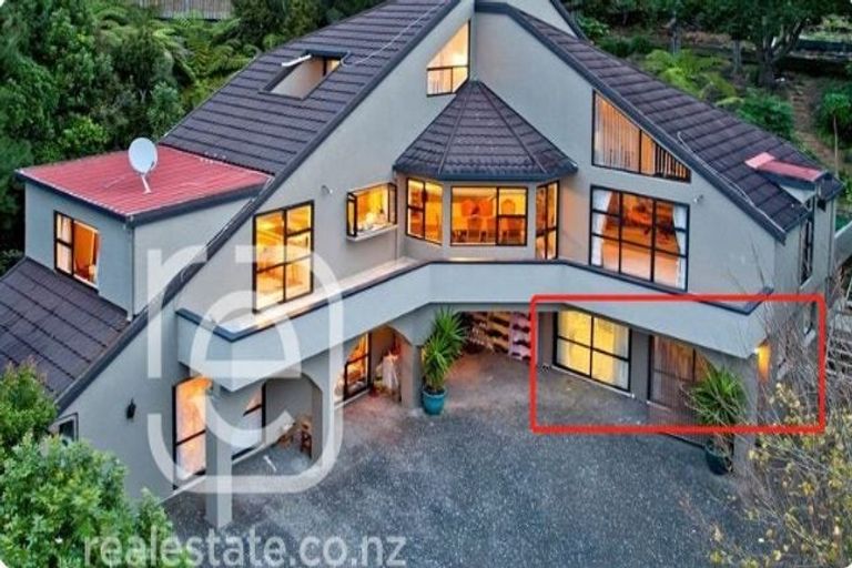 Photo of property in 211 Chelsea View Drive, Chatswood, Auckland, 0626