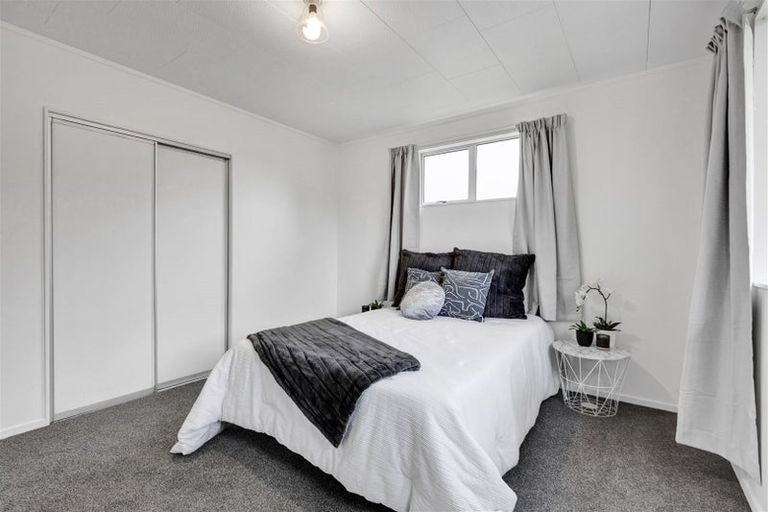 Photo of property in 2/18 Culzean Grove, Bell Block, New Plymouth, 4312