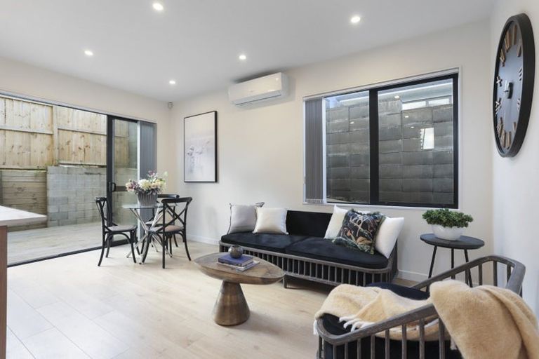 Photo of property in 37 Garton Drive, Massey, Auckland, 0614