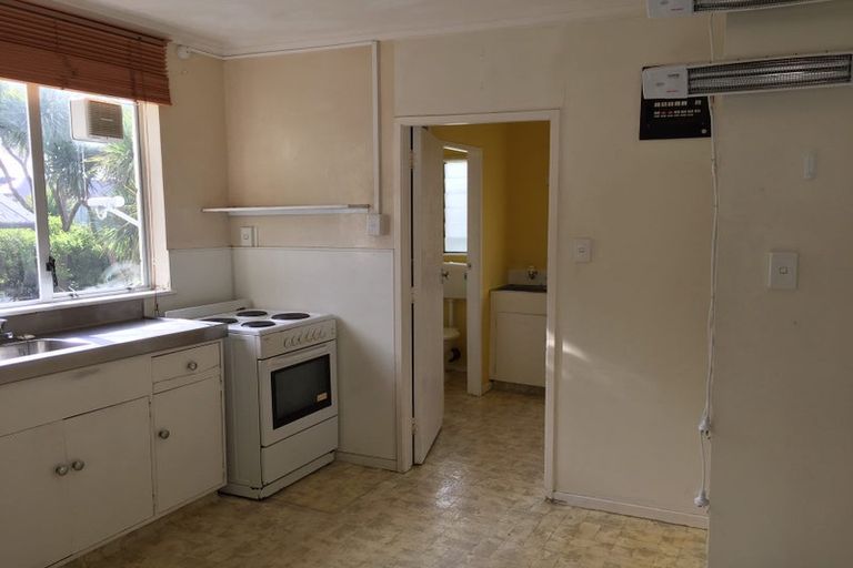 Photo of property in 29 Brixham Way, Newtown, Wellington, 6021