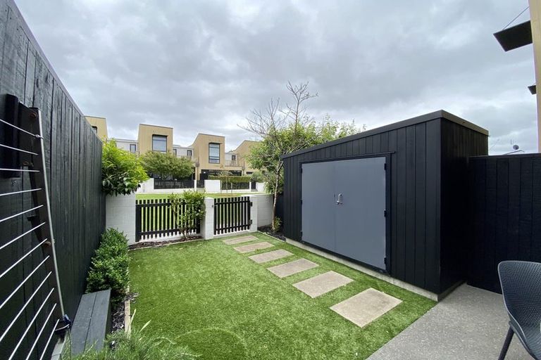 Photo of property in 19 Isitt Road, Hobsonville, Auckland, 0616