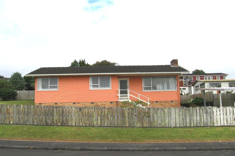 Photo of property in 33 Kaikoura Street, Henderson, Auckland, 0612