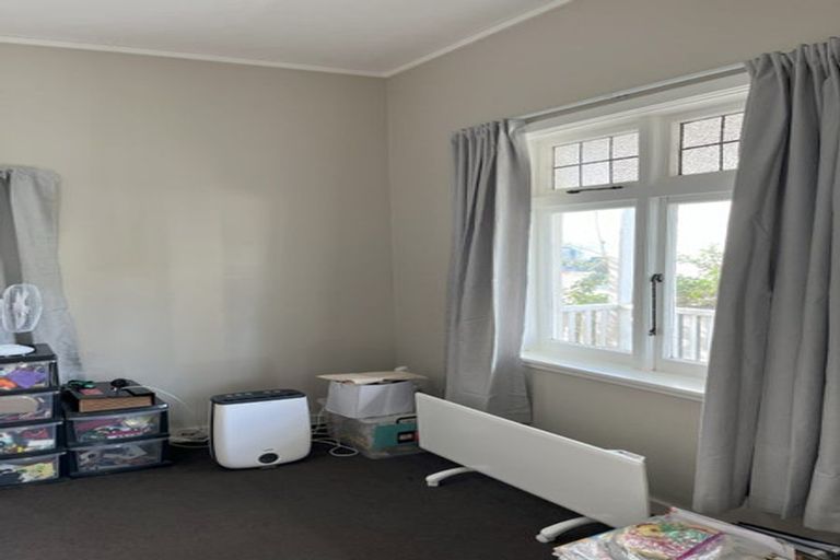 Photo of property in 28 Patanga Crescent, Thorndon, Wellington, 6011