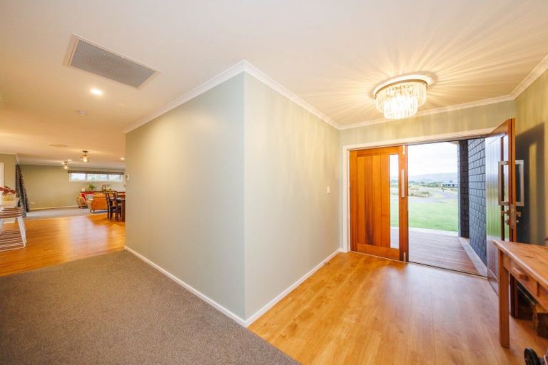 Photo of property in 21 Loveston Lane, Kelvin Grove, Palmerston North, 4470
