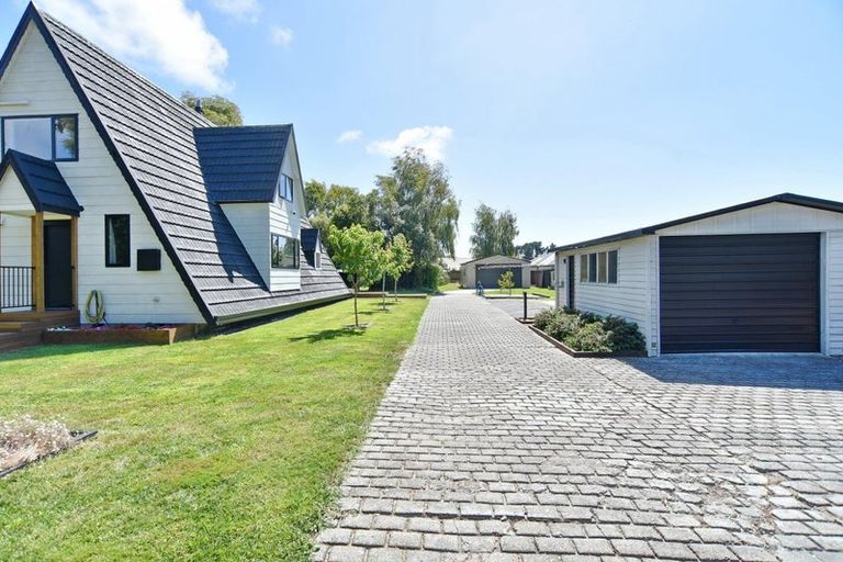 Photo of property in 33 Heyders Road, Spencerville, Christchurch, 8083