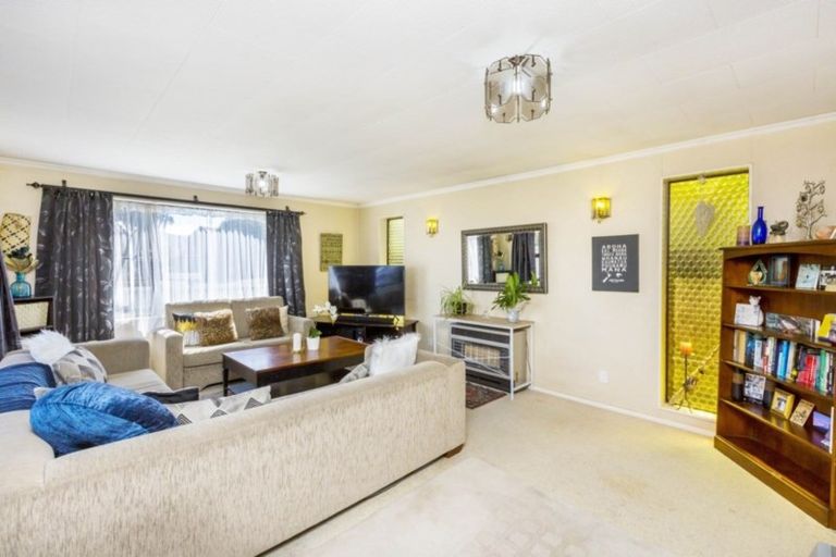 Photo of property in 10 Johnswood Grove, Clouston Park, Upper Hutt, 5018