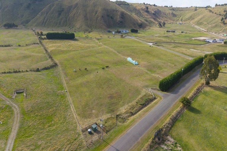 Photo of property in 52 Grant Road, Kinloch, Taupo, 3385