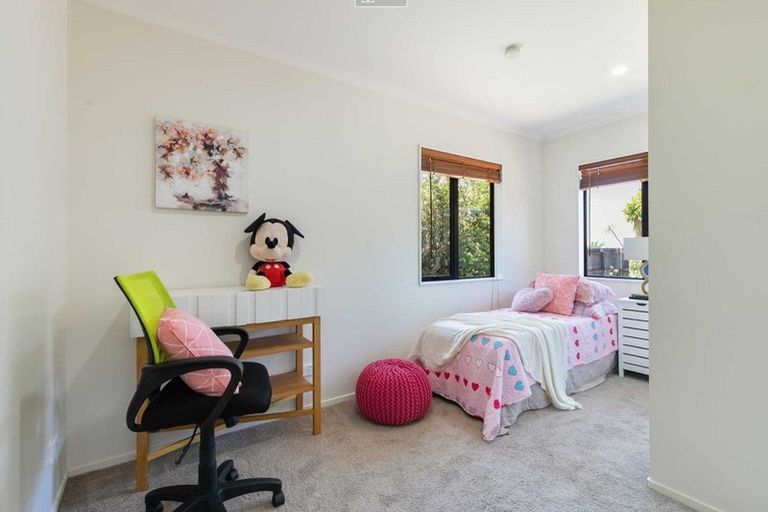 Photo of property in 52 Bluebird Crescent, Unsworth Heights, Auckland, 0632