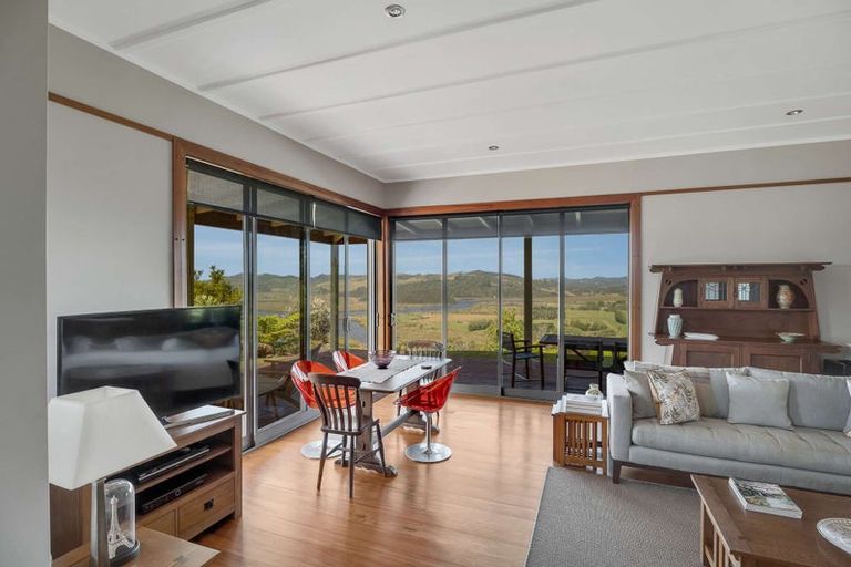 Photo of property in 92 Comers Road, Kaimarama, Whitianga, 3591