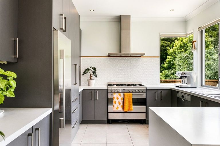 Photo of property in 17 Kunzea Place, Greenhithe, Auckland, 0632